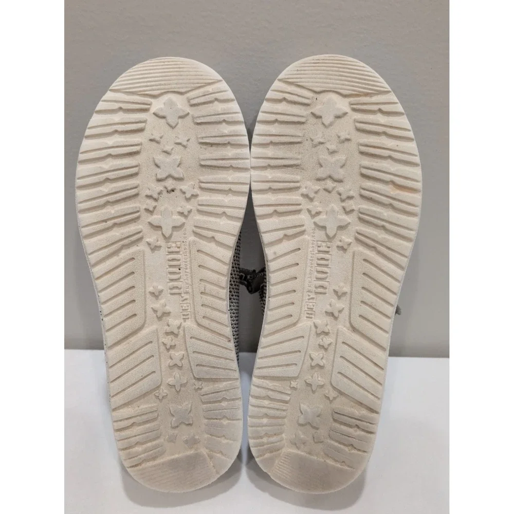 Hey Dude Wally Sox Shoes Mens Sz 7 Slip On Casual Comfort Round Toe Low Top Gray